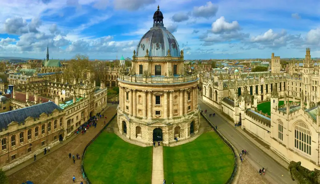 Beca de Pregrado Reach Oxford en UK 2025