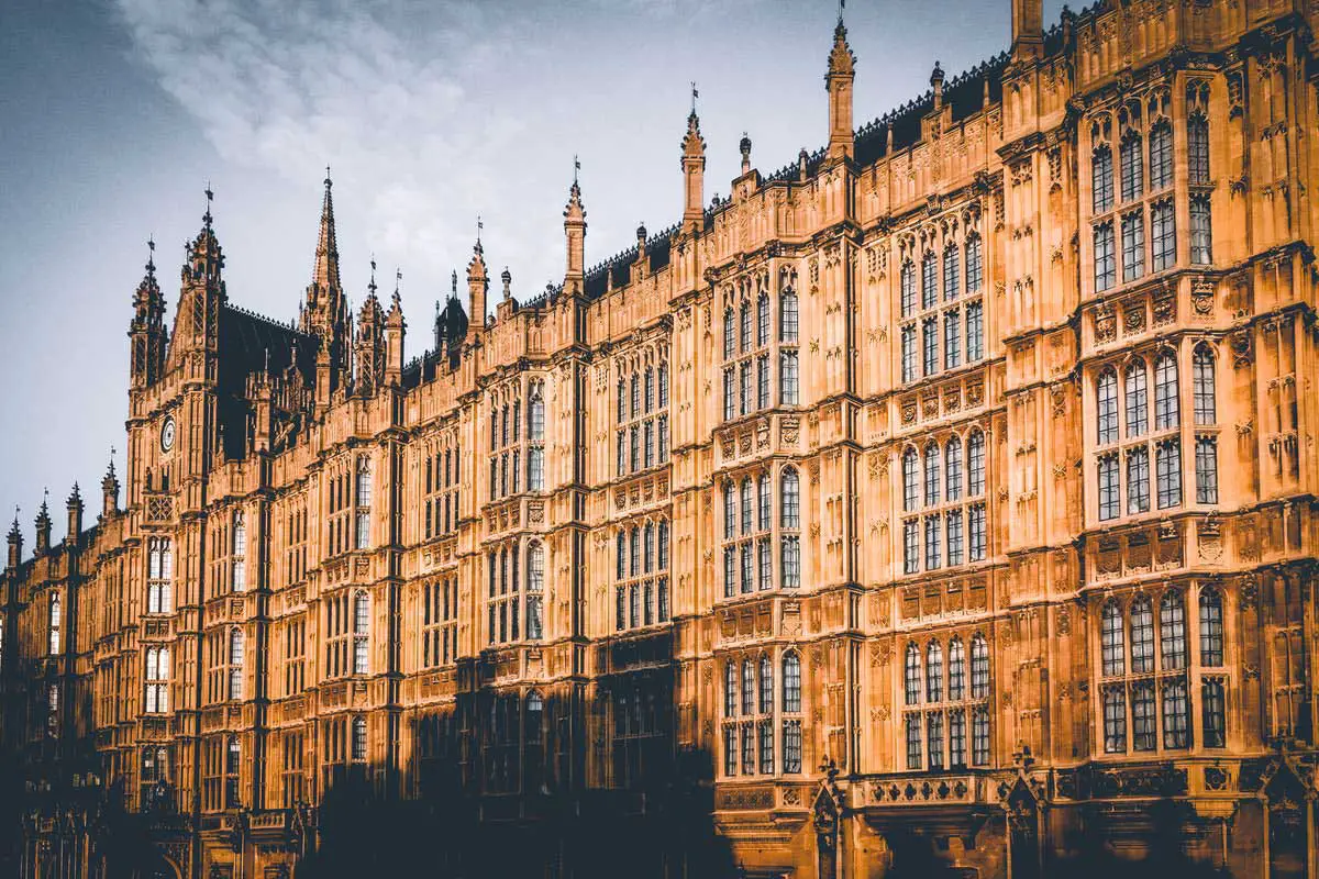 Bolsas de estudo Royal Holloway e Herringham